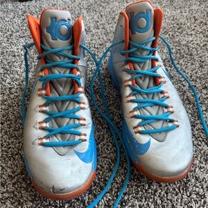 Men’s Nike Size 12.5 Basketball Shoes